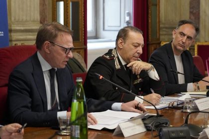 Il ministro Lollobrigida e l'assessore Beduschi al Tavolo ministeriale sui controlli agroalimentari per i quali la Lombardia si candida a ruolo da protagonista