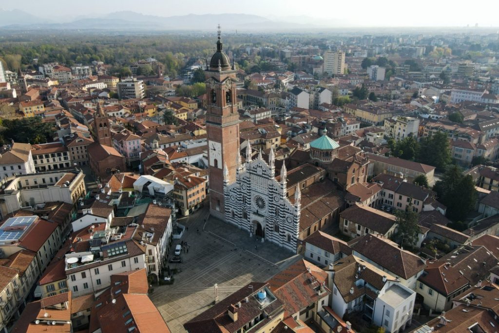 Disattivate le misure antinquinamento nella provincia di Monza (veduta panoramica dall'alto in foto): i dati del 3 febbraio hanno certificato il rispetto della qualità dell'aria