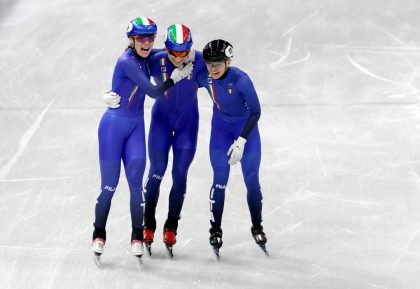 Le atlete lombarde Arianna Fontana ed Elisa Confortola trionfano nella staffetta short track