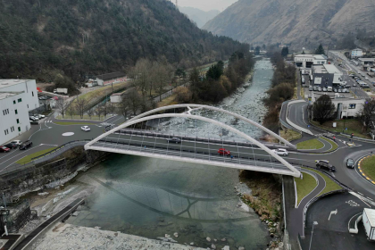 In foto una simulazione del futuro ponte sul fiume Serio a Ponte Nossa (BG)
