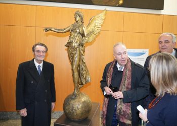 A palazzo Lombardia esposta la 'Vittoria Alata' per tutto il periodo olimpico