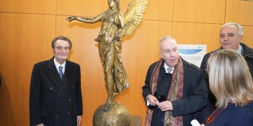 A palazzo Lombardia esposta la 'Vittoria Alata' per tutto il periodo olimpico