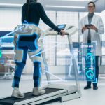 immagine generica di persona che fa riabilitazione con medico per dare l'idea della rete regionale di medicina dello sport in Lombardia