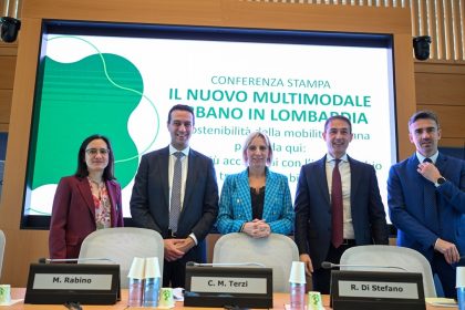 La conferenza stampa sul nuovo multimodale urbano: l'assessore regionale alle Infrastrutture e opere pubbliche Claudia Maria Terzi con il sindaco di Sesto S.G. Roberto Di Stefano, il sindaco di Rho Andrea Orlandi, Michele Rabino di RFI e l'assessore alla mobilità di Rho Valentina Giro