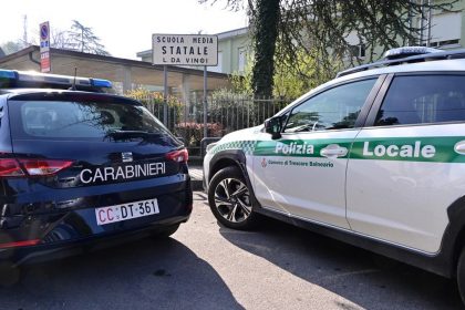 In foto la scuola di Trescore Balneario, in provincia di Bergamo, luogo dell’aggressione all’insegnante (foto Ansa)