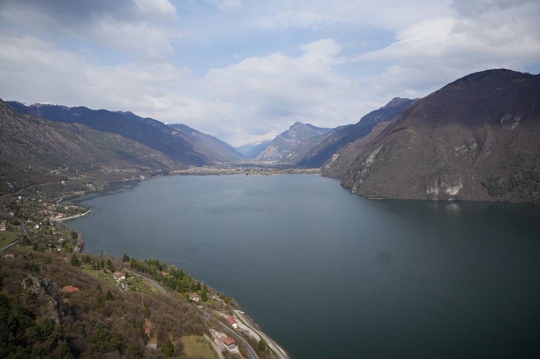Nella foto il paesaggio dell'Alto Garda sulla sponda bresciana