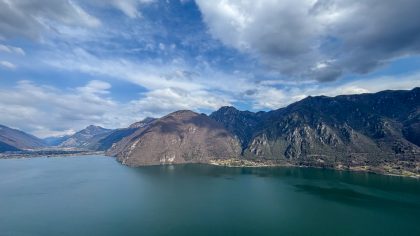 immagine dall'alto di un lago nella zona dell'Area Interna Valtrompia