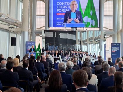 Assessore Terzi convegno Contship logistica