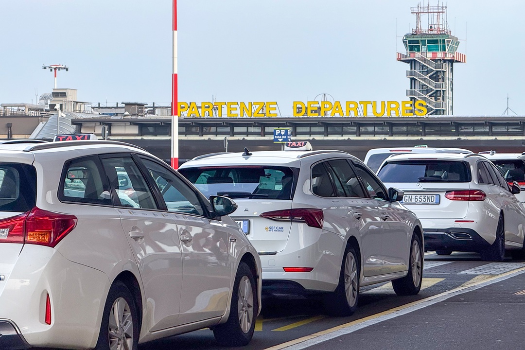 In foto un taxi a Malpensa