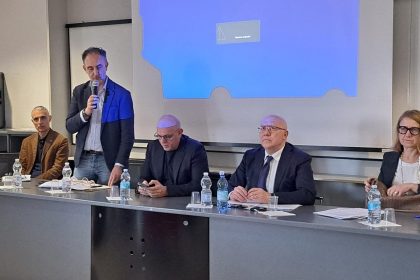 Gli assessori Beduschi e Sertori, con il segretario della Regione, Pier Attilio Superti, all'incontro a Piadena (Cremona)