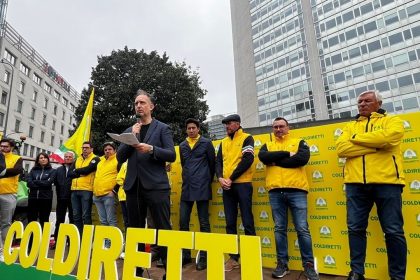 Piena sintonia tra Regione Lombardia e il mondo agricolo sui principali temi che riguardano il futuro del settore. È quanto ha ribadito l’assessore regionale all’Agricoltura, Sovranità alimentare e Foreste Alessandro Beduschi, intervenendo dal palco alla manifestazione organizzata da Coldiretti