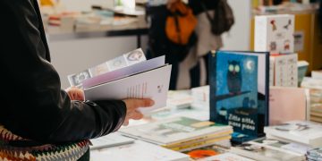 Presentata la nuova edizione del Salone del Libro di Torino, nella foto uno stand in cui sono esposti alcuni volumi