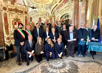 In foto l’assessore regionale alla Cultura, Francesca Caruso, alla cerimonia di consegna delle Onorificenze al Merito della Repubblica Italiana, a Palazzo Estense a Varese, insieme ai cittadini premiati