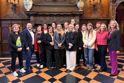 In foto l’assessore regionale alla Cultura, Francesca Caruso, in occasione del Consiglio direttivo di Terziario Donna Lombardia – il Gruppo di coordinamento di Confcommercio Lombardia per la rappresentanza dell’imprenditoria femminile nel settore terziario –, durante il quale è avvenuta l’adesione del Gruppo al Patto regionale per la lettura