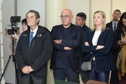 Il presidente della Regione Lombardia Attilio Fontana con gli assessori Tironi (istruzione) e Sertori (enti locali) presso la scuola Soggetti a Sarezzo (BS)