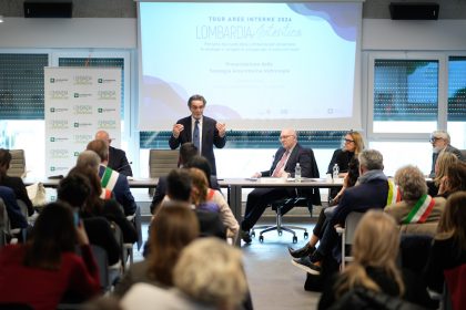 Il presidente della Regione Lombardia Attilio Fontana insieme al segretario della Regione Pier Attilio Superti durante il Tour Area Interna Valtrompia