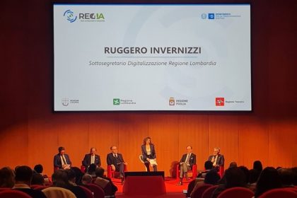 Il sottosegretario Ruggero Invernizzi durante il suo intervento a Genova