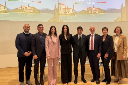 L'assessore regionale Debora Massari in un momento della presentazione del nuovo numero di The Tourism Thinker, il magazine trimestrale di Hub Turismo Italia