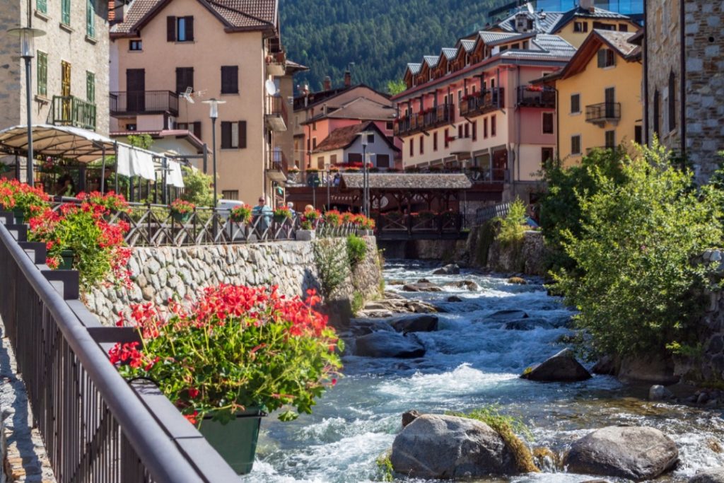 Il turismo montano tra i temi della due giorni di confronto tra istituzioni, sistema formativo e operatori della Valle Camonica e Lago d’Iseo.