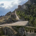 In foto la Rocca d’Anfo, nel bresciano, protagonista della prima tappa del tour Autentica, promosso da Regione Lombardia, per valorizzare le Aree Interne