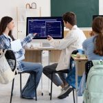 Al via la procedura per presentare domanda di Dote Scuola – componente Materiale Didattico e per le Borse di Studio statali. In questa foto, studenti in aula