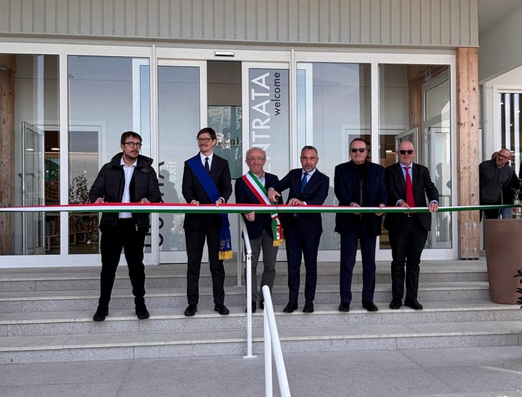 L'assessore ai Trasporti e alla Mobilità sostenibile della Regione Lombardia all'inaugurazione delle aree di servizio in Tangenziale Est a Milano