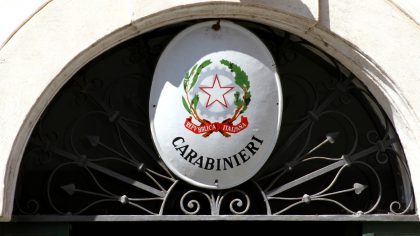 In foto una insegna dei carabinieri: inaugurata oggi la caserma di Lodi Vecchio con l’assessore regionale La Russa