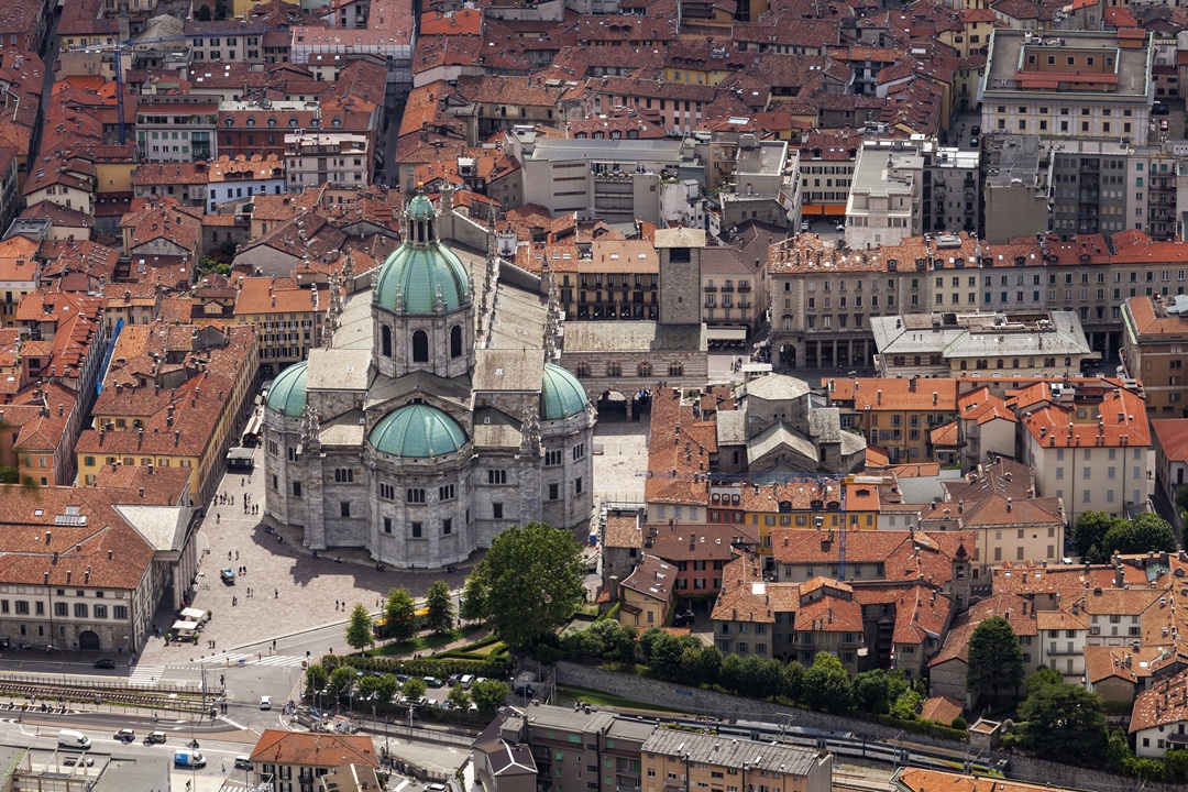 foto di como dall'alto dove sono state revocate misure antinquinamento come a Lecco