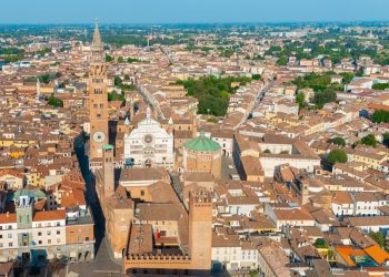 veduta di cremona dall'alto dove è stata decisa la disattivazione delle misure antinquinamento