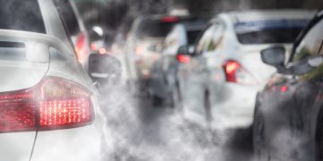 immagine di macchine e smog per dare idea di misure antinquinamento a lodi e Cremona