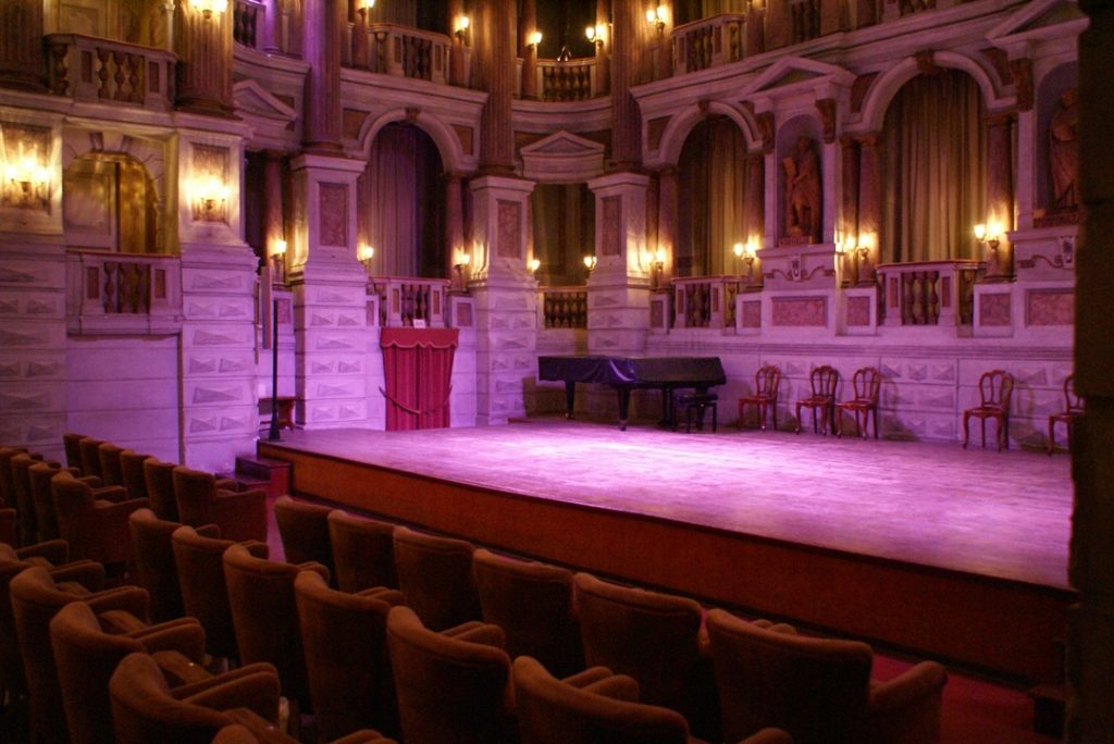 Teatro Bibiena di Mantova, vista del palco. Foto utilizzata per aumento di risorse bando sale da spettacolo