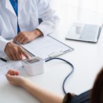 Controllo pressione, foto utilizzata in occasione della presentazione degli 'Stati generali sull'economia della salute'