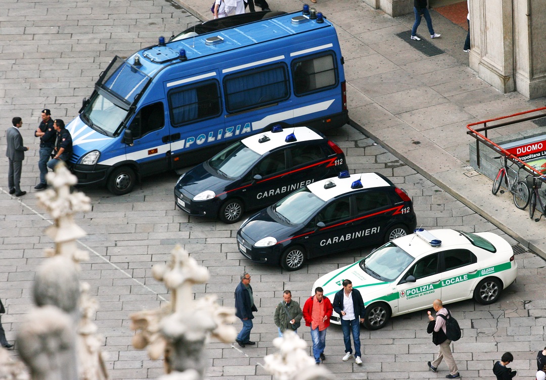 Con Progetto 'On the Road' giovani in Lombardia  al fianco della Polizia in veri turni di attività per la sicurezza su strada, oppure accanto ai soccorritori durante situazioni di emergenza