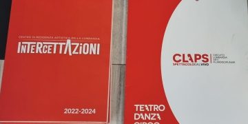 Alla conferenza stampa di IntercettAzioni, centro di residenza artistica di regione Lombardia, il volume che raccoglie progetti e schede degli artisti