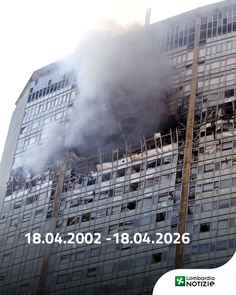 18 aprile 2002, ore 17:47.
Sono trascorsi 24 anni dal tragico schianto dell’aereo da turismo contro il ventiseiesimo piano del Grattacielo Pirelli.
In quel drammatico pomeriggio, perdevano la vita Annamaria Rapetti e Alessandra Santonocito, due avvocatesse che con dedizione stavano portando a termine la loro giornata lavorativa.
Una ferita che resta impressa nel cuore della Lombardia.

📸 @agenzia_ansa 

#lombardianotizieonline
