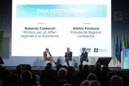Il giornalista Roberto Arditti, di cui si piange la morte, impegnato a 'Lombardia 2030' nel novembre 2022 con il ministro Calderoli e il presidente Fontana