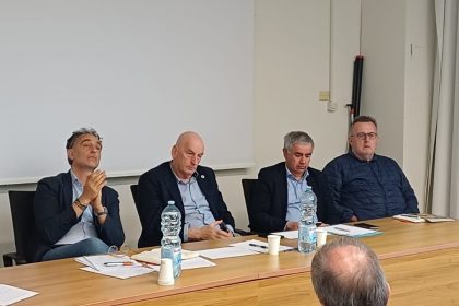 L'assessore Beduschi alla presentazione della Consulta interregionale per la pesca sul Garda
