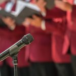 In foto un coro: i canti popolari saranno al centro della seconda edizione di Canti in Corte ad Onore il 18 aprile 2026