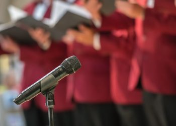 In foto un coro: i canti popolari saranno al centro della seconda edizione di Canti in Corte ad Onore il 18 aprile 2026