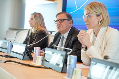 In foto l’assessore regionale alla Sicurezza e Protezione civile, Romano La Russa, nel corso della conferenza stampa di presentazione del comitato ‘Amore c’è – Noi ci siamo’