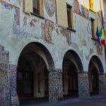 In foto l’esterno di una facciata di Clusone (Bergamo), al centro del bando di Regione Lombardia per edifici in ambito culturale