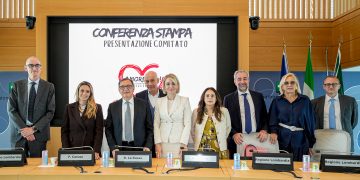 In foto l’assessore regionale alla Sicurezza e Protezione civile, Romano La Russa, nel corso della conferenza stampa di presentazione del comitato ‘Amore c’è – Noi ci siamo’, insieme all’assessore regionale alla Cultura Caruso e alla presidente di ARPA Lombardia Lo Palo