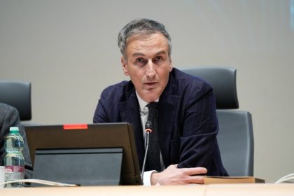 foto generica di assessore Fermi che nel cs commenta nuovo bando competenze innovazione