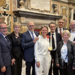 Il presidente della Giunta regionale, Attilio Fontana, e l'assessore alla Montagna ed Enti locali, Massimo Sertori, hanno incontrato giovedì 9 aprile Papa Leone XIV durante l'udienza con gli atleti