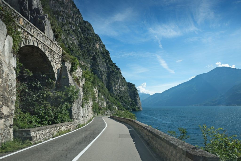 Gardesana Occidentale, approvata variante dal Mase