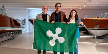 aziende innovatrici supportate da Regione, foto della visita di Guidesi