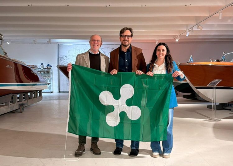 aziende innovatrici supportate da Regione, foto della visita di Guidesi