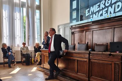 In foto l’assessore regionale alla Sicurezza e Protezione civile, Romano La Russa, all’Istituto scolastico Moreschi di Milano durante l’incontro con circa cento studenti per illustrare l’opuscolo ‘Emergenza incendio, cosa faccio?’ di Regione Lombardia