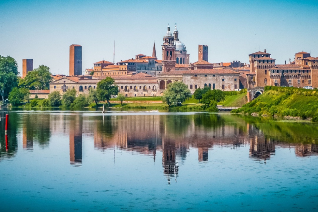 Mantova (in foto) esempio virtuoso di sviluppo sostenibile attraverso storia, cultura e tradizioni. Da qui la visita sul territorio di Debora Massari assessore di Regione Lombardia a Turismo, Marketing territoriale e Moda.