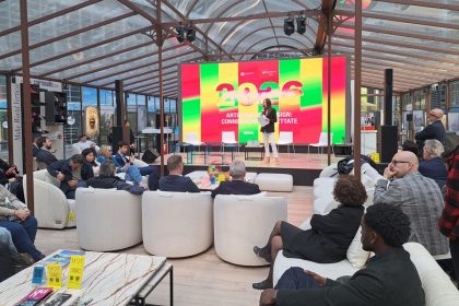 In foto l'intervento dell'assessore Massari in occasione dell'appuntamento 'Artigianato e design: connessioni inaspettate'